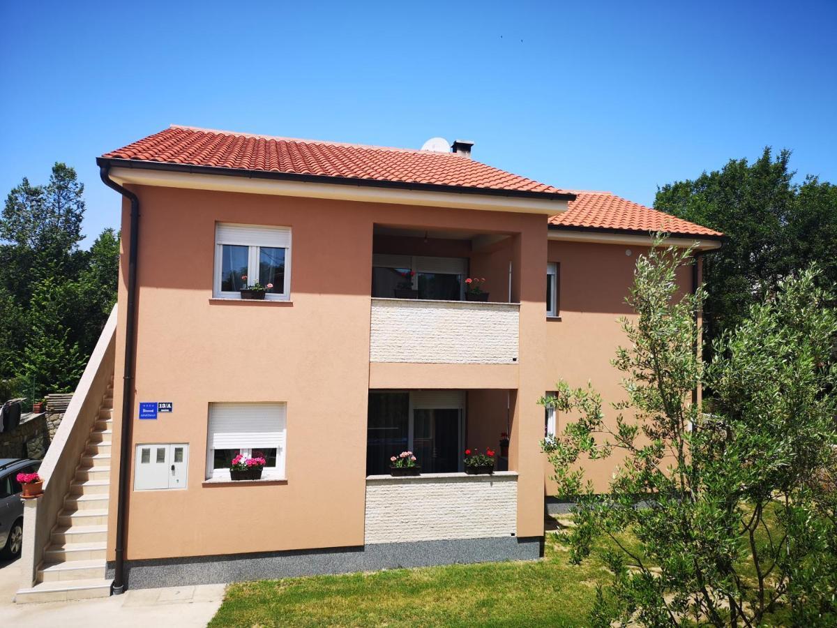Apartmani Manda Omišalj Exteriör bild